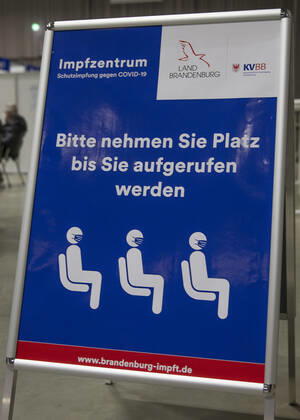 Frankfurt (Oder), 20.01.2021 - Eroeffnung des Frankfurter Impfzentrums auf dem Messegelände in Frankfurt (Oder)