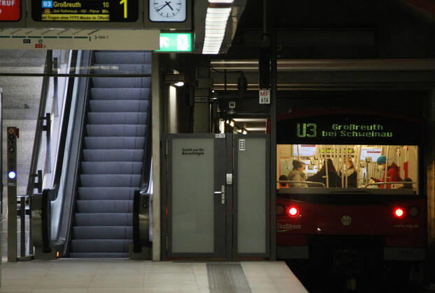 U-Bahn , Passenger , Maskenpflicht , Safety Mask FFP2 , Transport , VAG Klinikum Nord Nurnberg during the Hard Lockdown of the Covid 19 Coronavirus Pandemie in Nurnberg Nuremberg , Bayern , Deutschland . January 20 , 2021.