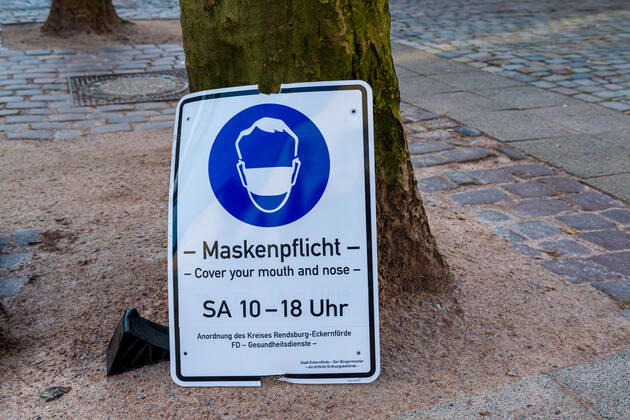 Eckernförde an der Ostseeküste zum Lockdown eine fast leere Innenstadt, die meisten Geschäfte geschlossen, ein großes Problem für den Einzelhandel