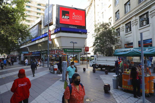 Santiago 21 January 2021 Daily life during the coronavirus covid 19 pandemic in the center of the capital Dragomir Yankovic Aton Chile, Santiago Chile Aton 482186  Copyright: DRAGOMIRxYANKOVIC ATONxCHILE