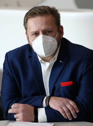 Nurnberg Messe Impfzentrum , PresseKonferenze Impfplan fur Nurnberg , Jurgen Zosel , Geschaftsfuhrer der IZ Bayern GmbH during the Hard Lockdown of the Covid 19 Coronavirus Pandemie in Nurnberg Nuremberg , Bayern , Deutschland . January 21 , 2021.