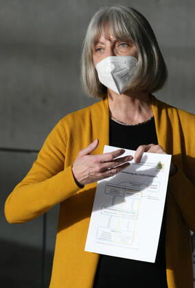 Nurnberg Messe Impfzentrum , PresseKonferenze Impfplan fur Nurnberg : Christine Schussler (Leiterin der Koordinierungsstelle des Impfzentrums ) during the Hard Lockdown of the Covid 19 Coronavirus Pandemie in Nurnberg Nuremberg , Bayern , Deutschland . January 21 , 2021.