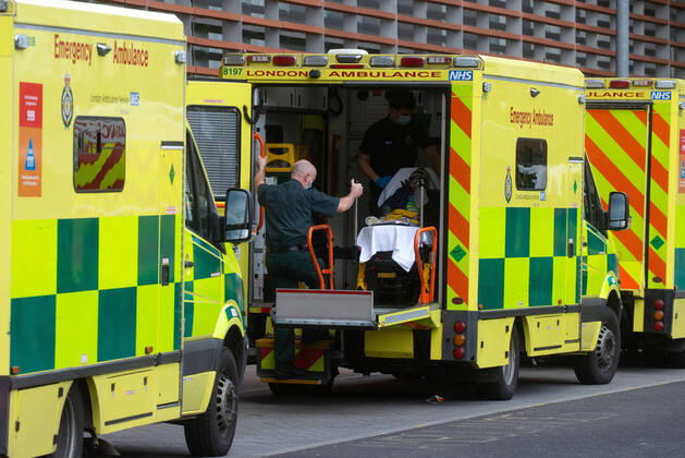 21 01 2021. London, United Kingdom. A steady stream of patients arriving at the Royal London Hospital in Whitechapel. Figures for cases have fallen just slightly today as the full lockdown continues. Royal London Hospital. Royal London Hospital .  Copyright: xMarkxThomasx xParsonsxMediax PAR-7057-0001