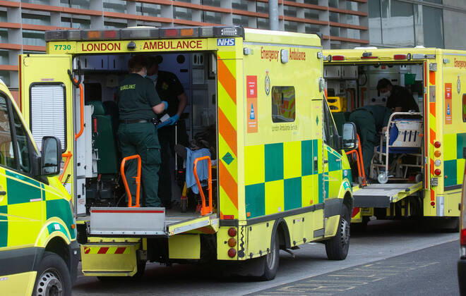 21 01 2021. London, United Kingdom. A steady stream of patients arriving at the Royal London Hospital in Whitechapel. Figures for cases have fallen just slightly today as the full lockdown continues. Royal London Hospital. Royal London Hospital .  Copyright: xMarkxThomasx xParsonsxMediax PAR-7057-0003
