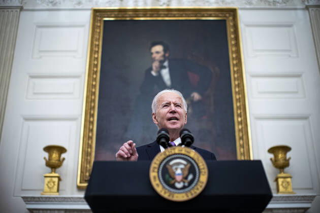 January 21, 2021, Washington, District of Columbia, USA: U.S. President Joe Biden speaks on his administration™s Covid-19 response in the State Dining Room of the White House in Washington, D.C., U.S., on Thursday, Jan. 21, 2021. Biden in his first full day in office plans to issue a sweeping set of executive orders to tackle the raging Covid-19 pandemic that will rapidly reverse or refashion many of his predecessor s most heavily criticized policies Washington USA - ZUMAs152 20210121_zaa_s152_157 Copyright: xAlxDragox-xPoolxViaxCnpx