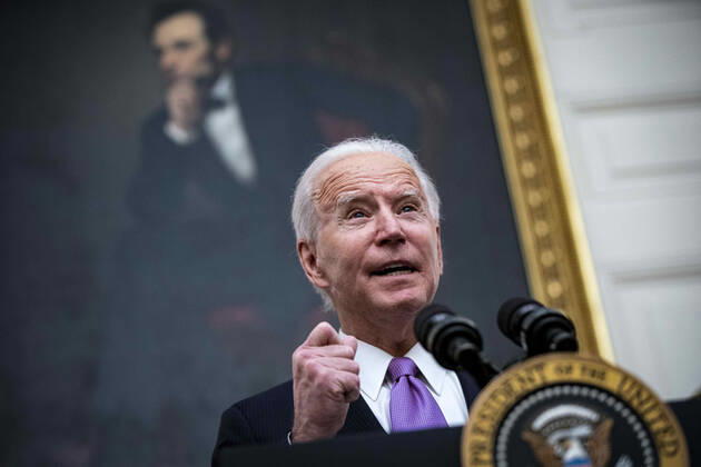 January 21, 2021, Washington, District of Columbia, USA: U.S. President Joe Biden speaks on his administration™s Covid-19 response in the State Dining Room of the White House in Washington, D.C., U.S., on Thursday, Jan. 21, 2021. Biden in his first full day in office plans to issue a sweeping set of executive orders to tackle the raging Covid-19 pandemic that will rapidly reverse or refashion many of his predecessor s most heavily criticized policies Washington USA - ZUMAs152 20210121_zaa_s152_162 Copyright: xAlxDragox-xPoolxViaxCnpx