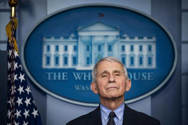 News Bilder des Tages January 21, 2021, Washington, District of Columbia, USA: Anthony Fauci, director of the National Institute of Allergy and Infectious Diseases, listens during a news conference in the James S. Brady Press Briefing Room at the White House in Washington, D.C., U.S., on Thursday, Jan. 21, 2021. Biden in his first full day in office plans to issue a sweeping set of executive orders to tackle the raging Covid-19 pandemic that will rapidly reverse or refashion many of his predecessor s most heavily criticized policies Washington USA - ZUMAs152 20210121_zaa_s152_201 Copyright: xAlxDragox-xPoolxViaxCnpx
