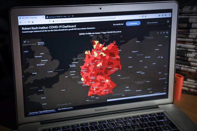 Coronavirus in Deutschland - Covid-19-Dashboard des Robert Koch-Institut 22.01.2021: Robert Koch-Institut: COVID-19-Fälle 2.106.262. Zugang um 17.862 gegenüber dem Vortag. COVID-19-Todesfälle 50.642. Zugang um 859 gegenüber dem Vortag. 7-Tage-Inzidenz 115,3. 7-Tage-Fallzahl 95.908