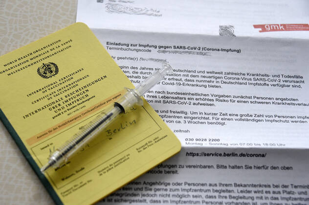 Einladung zur Impfung gegen SARS-CoV-2. (Themenbild, Symbolbild)
