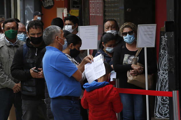 Vina del Mar, January 20, 2021 Daily life in the city center during coronavirus emergency Sebastian Cisternas Aton Chile, Santiago Chile Aton 482398  Copyright: SEBASTIANxCISTERNAS ATONxCHILE