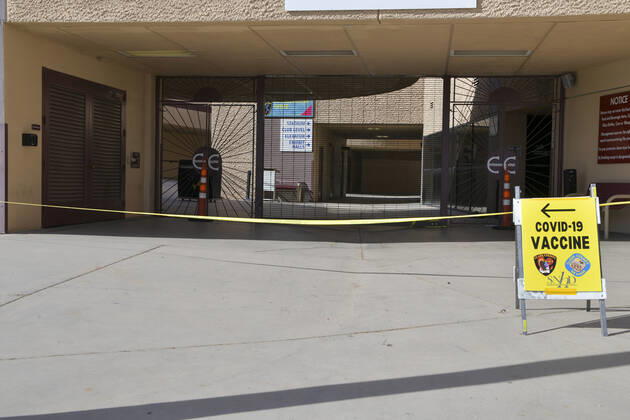Las Vegas NV - January 22: The Cashman Center Covid-19 vaccination site will be closed for the weekend and reopen Monday in Las Vegas, NV on January 22, 2021. Copyright: xDeeCeexCarter MediaPunchx