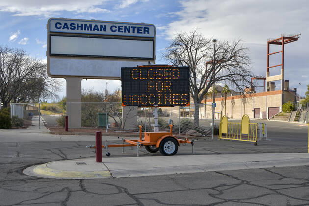 Las Vegas NV - January 22: The Cashman Center Covid-19 vaccination site will be closed for the weekend and reopen Monday in Las Vegas, NV on January 22, 2021. Copyright: xDeeCeexCarter MediaPunchx