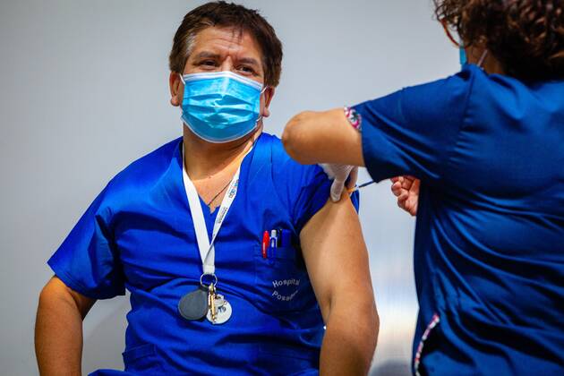 January 22, 2021, Buenos Aires, Argentina: Today the vaccination of the second dose of the Sputnik V was carried to the nurses from the Posadas National Hospital in the same hospital. Buenos Aires Argentina - ZUMAa188 20210122_int_a188_004 Copyright: xPaulaxAcunzox