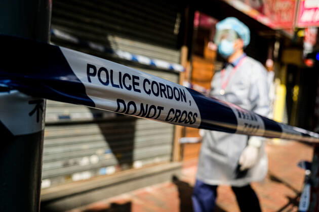 Coronavirus in China, Eindrücke aus Hongkong January 23, 2021, Hong Kong, China: Government workers wear personal protective equipment are seen within the lockdown area in Jordon district. Hong Kong government locked down tens of thousand of residents to contain a worsening outbreak of the coronavirus. Hong Kong China - ZUMAt141 20210123_zap_t141_014 Copyright: xKeithxTsujix