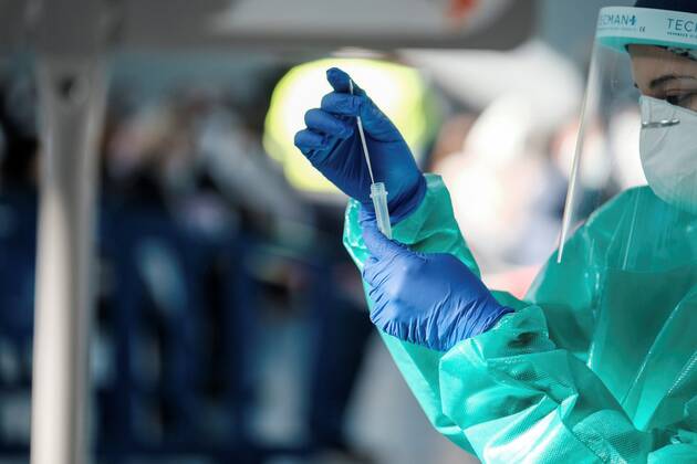 Health workers make a massive coronavirus test in the area of Sant Antoni de Portmany in Ibiza, Balearics, Islands, Spain on 23 January 2021, when the region marks 704 cases for 100,000 inhabitants. Massive coronavirus test in Ibiza !ACHTUNG: NUR REDAKTIONELLE NUTZUNG!  Copyright: xSergioxG.xCanizaresx GRAF5502 20210123-637470049499788689
