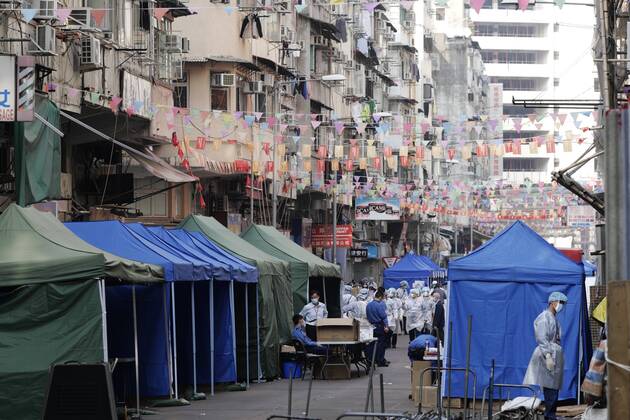 (210123) -- HONG KONG, Jan. 23, 2021 -- Photo taken on Jan. 23, 2021 shows a local specified restricted area for compulsory COVID-19 testing in Jordan, Kowloon, Hong Kong, south China. The government of the Hong Kong Special Administrative Region (HKSAR) has made restriction-testing declaration and issued compulsory testing notice in respect of a local specified restricted area in a bid to cut COVID-19 spread. Residents in the area, bounded by Woosung Street to its east, Nanking Street to its south, Battery Street to its west and Kansu Street to its north, are required to stay at home until all their test results are mostly ascertained, the HKSAR government said in a statement issued early Saturday morning. The testing is exp