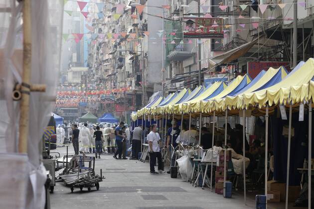 (210123) -- HONG KONG, Jan. 23, 2021 -- Photo taken on Jan. 23, 2021 shows a local specified restricted area for compulsory COVID-19 testing in Jordan, Kowloon, Hong Kong, south China. The government of the Hong Kong Special Administrative Region (HKSAR) has made restriction-testing declaration and issued compulsory testing notice in respect of a local specified restricted area in a bid to cut COVID-19 spread. Residents in the area, bounded by Woosung Street to its east, Nanking Street to its south, Battery Street to its west and Kansu Street to its north, are required to stay at home until all their test results are mostly ascertained, the HKSAR government said in a statement issued early Saturday morning. The testing is exp