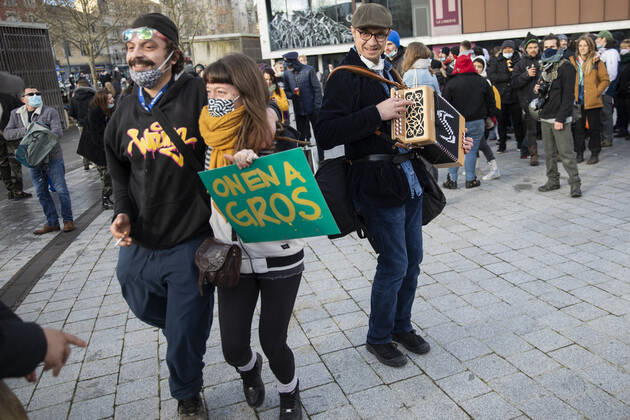People gathered in Rennes west of France, on January 23, 2021, in support of arrested after the rave party in Lieuron neard Rennes, which was held at New Year s Eve, with around 2,400 participants.  Copyright: xJeremiasxGonzalezx