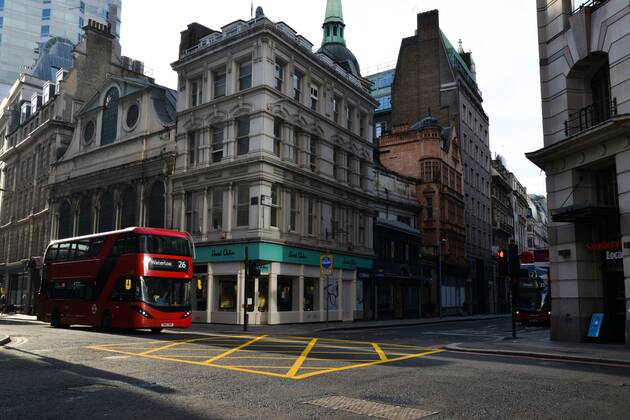 January 23, 2021, London, United Kingdom: A bus drives on an empty Gracechurch Street during the third national lockdown..Prime Minister Boris Johnson announced that there was evidence that the new variant of the coronavirus is more deadly. London United Kingdom - ZUMAs197 20210123_zaa_s197_143 Copyright: xThomasxKrychx