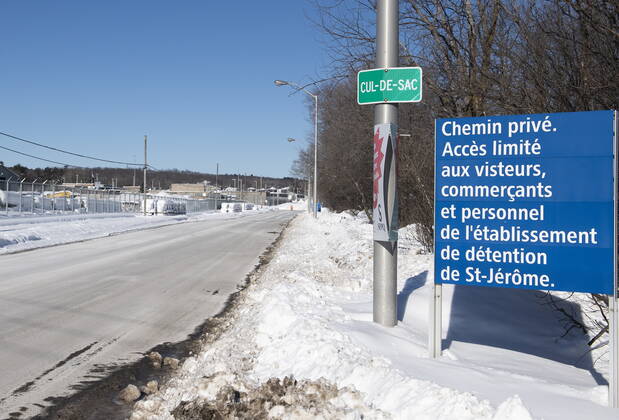 Kanada, Coronavirus-Ausbruch in Gefängnis Saint Jerome, Quebec January 24, 2021, Saint-Jerome, PQ, Canada: Saint-Jerome prison is shown in Saint-Jerome, Que., north of Montreal, Sunday, January 24, 2021, as the COVID-19 pandemic continues in Canada and around the world. An outbreak of COVID-19 has been reported at the prison. Saint-Jerome Canada - ZUMAc35_ 20210124_zaf_c35_003 Copyright: xGrahamxHughesx