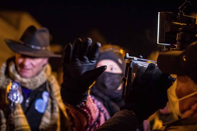 January 24, 2021, Munich, Bavaria, Germany: Former Munich police officer KARL HILZ at a Munich Querdenken demo. Hilz s bodyguard also aggressively pursued media representatives, even getting in between a Bayerischer Rundfunk interview to the visible anger of Hilz. On the heels of a court win with the Verwaltungsgerichtshof, Markus Haintz of the Querdenken group organized an anti-mask, anti-anti-Corona measure demonstration in front of the Verwaltungsgerichtshof in Munich, Germany. Approximately 250 were in attendance and displayed a jump in radicalization and propensity for violence against media representatives not seen prior to the end of the Trump era. At one point, media representatives were swarmed, physically attacked and prevente - ZUMAb160 20210124_zbp_b160_021 Copyright: xSachellexBabbarx