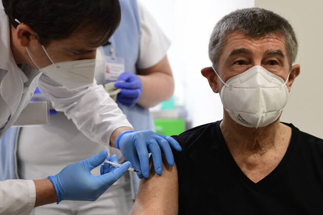 Czech Prime Minister Andrej Babis receives the second vaccine against COVID-19 at the Central Military Hospital in Prague, Czech Republic, on January 24, 2021. (CTKxPhoto RomanxVondrous) CTKPhotoP202101240115401  _VND9757