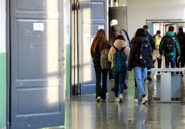 Milan, Back to school after the Lockdown for the Red zone with half the students still in DAD at a distance Editorial Usage Only  Copyright: xMaurizioxMaulex xIPAx