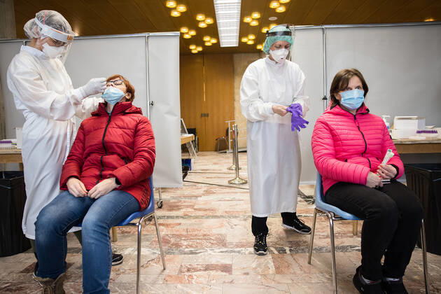 January 25, 2021, Kranj, Slovenia: Elementary school teachers take a rapid COVID-19 antigen test before schools reopen in Slovenia..Elementary School teachers take mass rapid COVID-19 antigen testing at the town hall before the return of elementary and kindergarten students to school on Tuesday 26th. Kranj Slovenia - ZUMAs197 20210125_zaa_s197_036 Copyright: xLukaxDakskoblerx