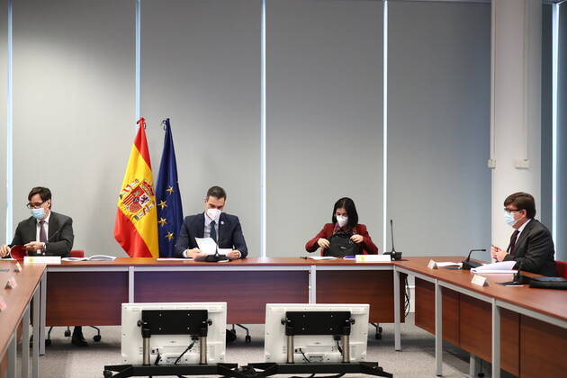 (L-R) The Minister of Health, Salvador Illa, the President of the Government, Pedro Sanchez and the Minister of Territorial Policy and Public Function, Carolina Darias during the meeting of the coronavirus monitoring committee at the Spanish Medicines Agency (AEMPS) in Madrid (Spain) on 25 January 2021. 25 JANUARY 2021;CORONAVIRUS;INFECTED;INFECTIONS;DEATHS;VACCINATION;PANDEMIC Moncloa 01 25 2021 Madrid Madrid Spain Copyright: xMoncloax 3534100