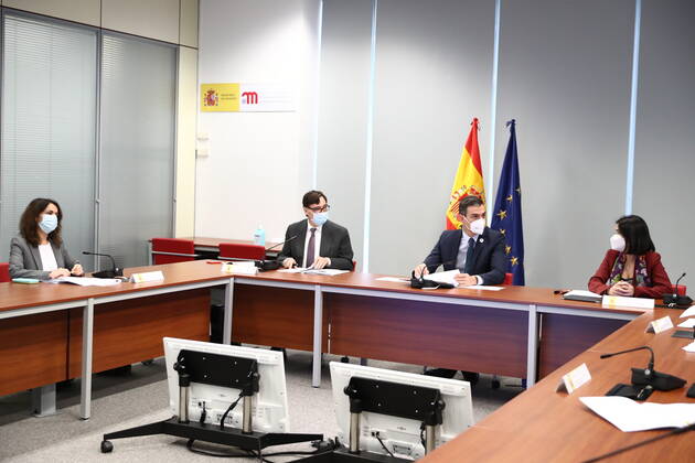 (L-R) The Minister of Health, Salvador Illa, the President of the Government, Pedro Sanchez and the Minister of Territorial Policy and Public Function, Carolina Darias during the meeting of the coronavirus monitoring committee at the Spanish Medicines Agency (AEMPS) in Madrid (Spain) on 25 January 2021. 25 JANUARY 2021;CORONAVIRUS;INFECTED;INFECTIONS;DEATHS;VACCINATION;PANDEMIC Moncloa 01 25 2021 Madrid Madrid Spain Copyright: xMoncloax 3534105