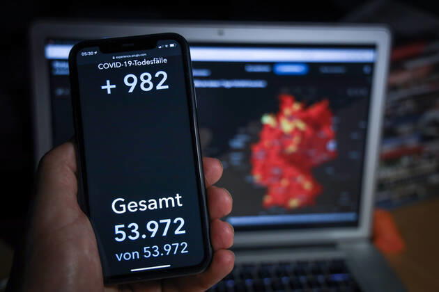 Coronavirus in Deutschland - Covid-19-Dashboard des Robert Koch-Institut 27.01.2021: Robert Koch-Institut: COVID-19-Todesfälle 53.972. Zugang um 982 gegenüber dem Vortag.