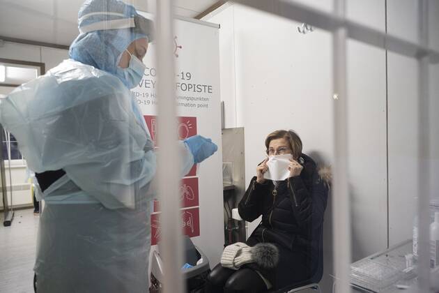 Eija Korolainen-Koivisto (R) waits to get her voluntary Covid-19 test at the border between Finland and Sweden in Tornio, Northern Finland on Wednesday, 27th Jan., 2021. Finland tightened the border restrictions on Wednesday due to the worsening situation with the Covid-19 pandemic. Tornio Tornea Finland  Copyright: xJyrkixNikkilax LKFTVX20210127102700DLGB