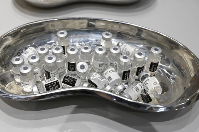 GERMANY, corona vaccine GERMANY, Hamburg, corona pandemic, largest vaccination center in Germany, for daily max 7000 people, vaccine Comirnaty of Biontech Pfizer
