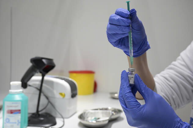 GERMANY, corona vaccine GERMANY, Hamburg, corona pandemic, largest vaccination center in Germany, for daily max 7000 people, vaccine Comirnaty of Biontech Pfizer