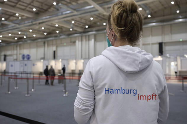 News Themen der Woche KW04 News Bilder des Tages GERMANY, corona virus GERMANY, Hamburg, corona pandemic, largest vaccination center in germany, for daily max 7000 people