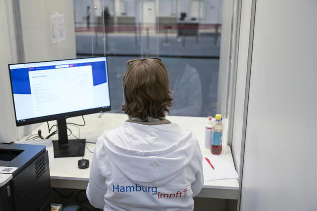 GERMANY, corona virus GERMANY, Hamburg, corona pandemic, largest vaccination center in germany, for daily max 7000 people