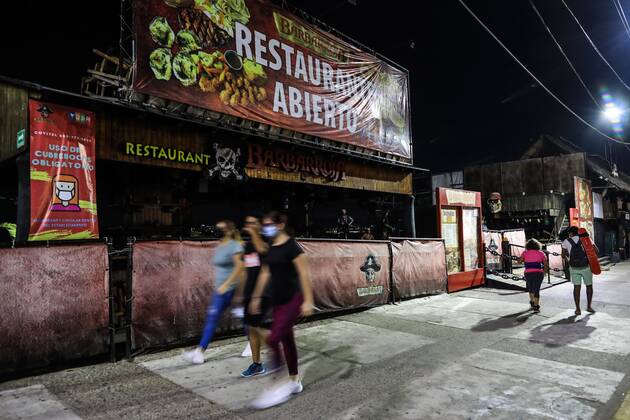 General view of the bars and restaurants area that have been closed again in the port of Acapulco, Mexico, 27 January 2021. The Mexican state Guerrero returns to the maximum risk alert, red, due to the increase in infections and deaths in recent weeks, the Government of the entity reported. EFE David Guzmán Mexican state of Guerrero returns to maximum alert due to increased infections !ACHTUNG: NUR REDAKTIONELLE NUTZUNG!  Copyright: xDAVIDxGUZMANxGONZALEZx MEX3835 20210128-637474029211870252