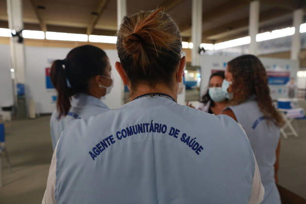 CAMPINAS, SP - 28.01.2021: CAMPINAS INICIA ETAPA DE VACINAÇÃO - Campinas in the interior of São Paulo started on Thursday 28 the second phase of vaccination against covid-19 for health professionals who are not on the direct front line for patients with coronavirus. The vaccination took place at the Idodoso& 39;s Living Center in Taquaral. x2025525x  LeandroxFerreira