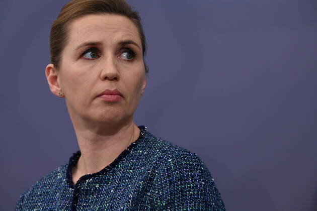 Statsminister Mette Frederiksen (S) holder pressemoede om covid-19 i Danmark, i Spejlsalen i Statsministeriet i Koebenhavn torsdag den 28. januar 2021. Til stede under pressemoedet er Statsminister Mette Frederiksen (S) samt direktoer i Statens Serum Institut (SSI) Henrik Ullum, sundheds- og aeldreminister Magnus Heunicke (S) og direktoer for Sundhedsstyrelsen Soeren Brostroem samt direktoer i Laegemiddelstyrelsen Thomas Senderovitz.. , Copyright: PhilipxDavalix cop333 spdk20210128-203551-L