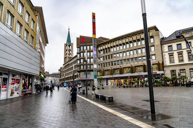 Die Innenstadt von Gelsenkirchen, Fussgängerzone, Bahnhofstrasse, während der Corona Krise, Lockdown im Januar 2021, geschlossene Geschäfte und Gastronomie, wenige Passanten, Gelsenkirchen, NRW, Deutschland Gelsenkirchen Shutdown
