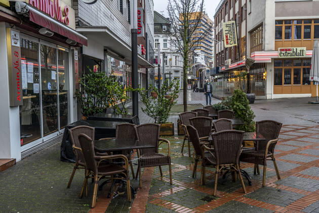 Die Innenstadt von Gelsenkirchen, Fussgängerzone, Arminstrasse, während der Corona Krise, Lockdown im Januar 2021, geschlossene Geschäfte und Gastronomie, wenige Passanten, Gelsenkirchen, NRW, Deutschland Gelsenkirchen Shutdown