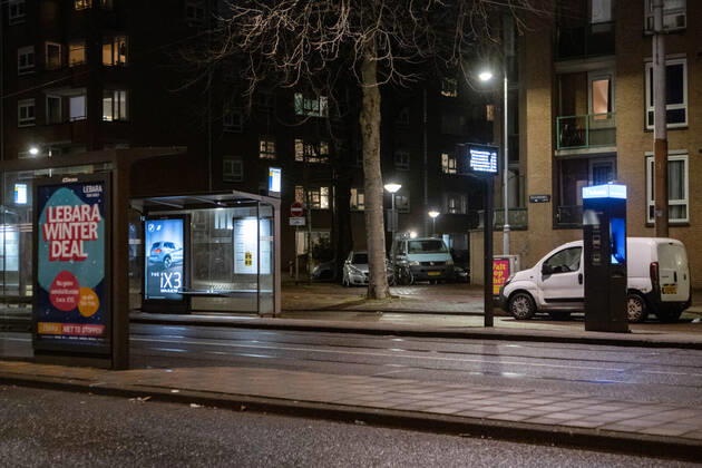 January 28, 2021, Amsterdam, Netherlands: A view of an empty street in Amsterdam as strict curfew was imposed by the Dutch government to prevent and combat the spread of COVID virus..Police were deployed on the streets of Amsterdam for the night-time curfew that is applied from 21:00 local time until 04:30. The new Covid-19 mutation helps the infection number rise. The Dutch police is checking citizens for proper documents, permit from employers in order to be out after the curfew time. Most of the roads are empty after 21:00, deserted while public transportation vehicles are empty. The Netherlands faced some violent protests the previous days against the strict lockdown measures. Amsterdam Netherlands - ZUMAs197 20210128_zaa_s197_210 Copyright: xNikxOikox