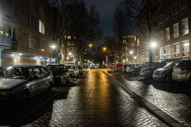 January 28, 2021, Amsterdam, Netherlands: A view of an empty street in Amsterdam as strict curfew was imposed by the Dutch government to prevent and combat the spread of COVID virus..Police were deployed on the streets of Amsterdam for the night-time curfew that is applied from 21:00 local time until 04:30. The new Covid-19 mutation helps the infection number rise. The Dutch police is checking citizens for proper documents, permit from employers in order to be out after the curfew time. Most of the roads are empty after 21:00, deserted while public transportation vehicles are empty. The Netherlands faced some violent protests the previous days against the strict lockdown measures. Amsterdam Netherlands - ZUMAs197 20210128_zaa_s197_214 Copyright: xNikxOikox