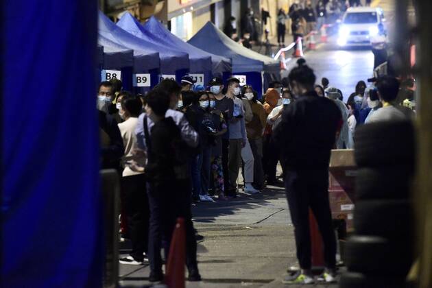Coronavirus in China, Lockdown in Hongkong January 29, 2021, Hongkong, Hongkong, China: Another building is blocked and all residents are forced to take the COVID-19 nucleic acid testing in Hongkong,China on 29th January, 2021. Hongkong China - ZUMAt151 20210129_zia_t151_008 Copyright: xTpgx