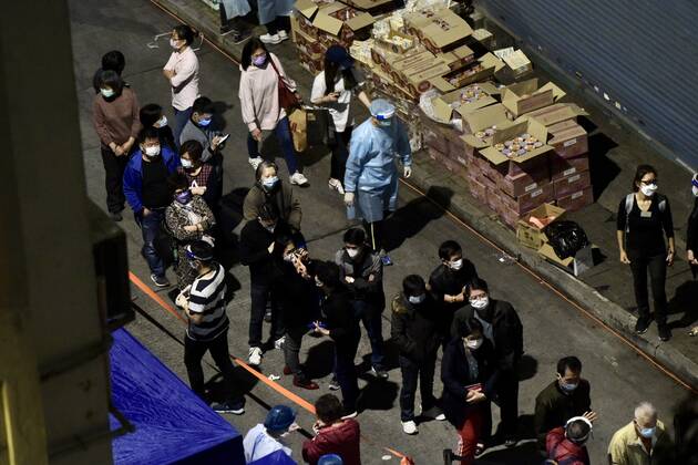 Coronavirus in China, Lockdown in Hongkong January 29, 2021, Hongkong, Hongkong, China: Another building is blocked and all residents are forced to take the COVID-19 nucleic acid testing in Hongkong,China on 29th January, 2021. Hongkong China - ZUMAt151 20210129_zia_t151_012 Copyright: xTpgx