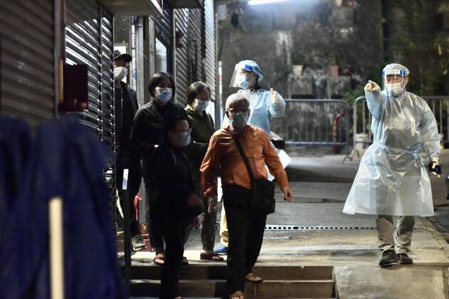 Coronavirus in China, Lockdown in Hongkong January 29, 2021, Hongkong, Hongkong, China: Another building is blocked and all residents are forced to take the COVID-19 nucleic acid testing in Hongkong,China on 29th January, 2021. Hongkong China - ZUMAt151 20210129_zia_t151_014 Copyright: xTpgx