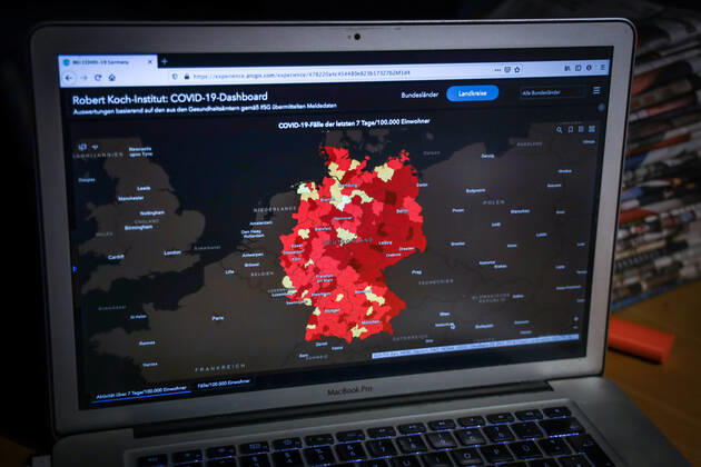 Coronavirus in Deutschland - Covid-19-Dashboard des Robert Koch-Institut 29.01.2021: Robert Koch-Institut: COVID-19-Fälle 2.192.850. Zugang um 14.022 gegenüber dem Vortag. COVID-19-Todesfälle 55.752. Zugang um 839 gegenüber dem Vortag. 7-Tage-Inzidenz 94,4. 7-Tage-Fallzahl 74.481