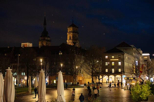 Sindelfingen Themenbilder: Stuttgart in Zeit der Corona-Pandemie, 28.01.2021, Themenbilder: Stuttgart in Zeit der Corona-Pandemie, Stuttgarter Koenigstrasse in der Nacht, 28.01.2021, Copyright: xEIBNER DROFITSCHx EP_ddh