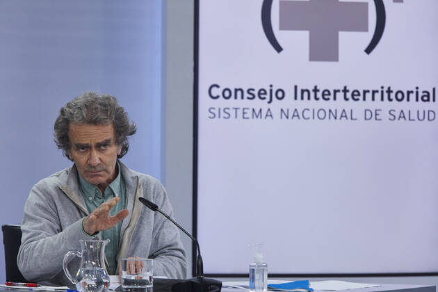 The director of the Center for Coordination of Alerts and Health Emergencies (CCAES), Fernando Simon, appears at a conference after chairing the meeting of the Interterritorial Council of the National Health System, in the Moncloa Complex, Madrid, (Spain), January 28, 2021. This Thursday the Ministry of Health and the autonomous communities have signed, within the Interterritorial Council of the National Health System (CISNS), the Agreement on the implementation of the vaccination strategy against Covid-19 in Spain , which states that the necessary corrective measures will be applied to ensure the proper vaccination process. 28 JANUARY 2021;CAROLINA DARIAS;HEALTH MINISTER;PANDEMIC;CORONAVIRUS LagenciaEP PRESS J. Hellin. POOL 01 28 2021 Copyright: xLagenciaEPxPRESS J.xHellin.xPOOLx 3538585