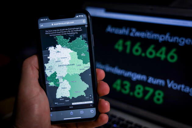 Coronavirus in Deutschland - COVID-19 Impfungen -Dashboard 29.01.2021: Esri Deutschland GmbH auf Basis des Digitalen Impfquotenmonitoring zur COVID-19-Impfung des RKI - Anzahl Erstimpfungen: 1.799.481 Veränderungen zum Vortag: 50.234 Anzahl Zweitimpfungen: 416.646 Veränderungen zum Vortag: 43.873 Datenstand vom 289.01.2021.